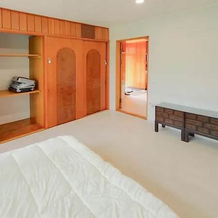 A Spacious And Pleasant Accommodation For Up To 10 People, Haeundae Station Walking 6 Minutes And Beach Walking 8 Minutes