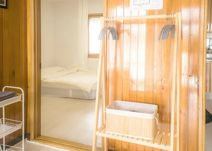ゲストハウス A Spacious And Pleasant For Up To 10 People, Haeundae Station Walking 6 Minutes And Walking 8 Minutes 3*